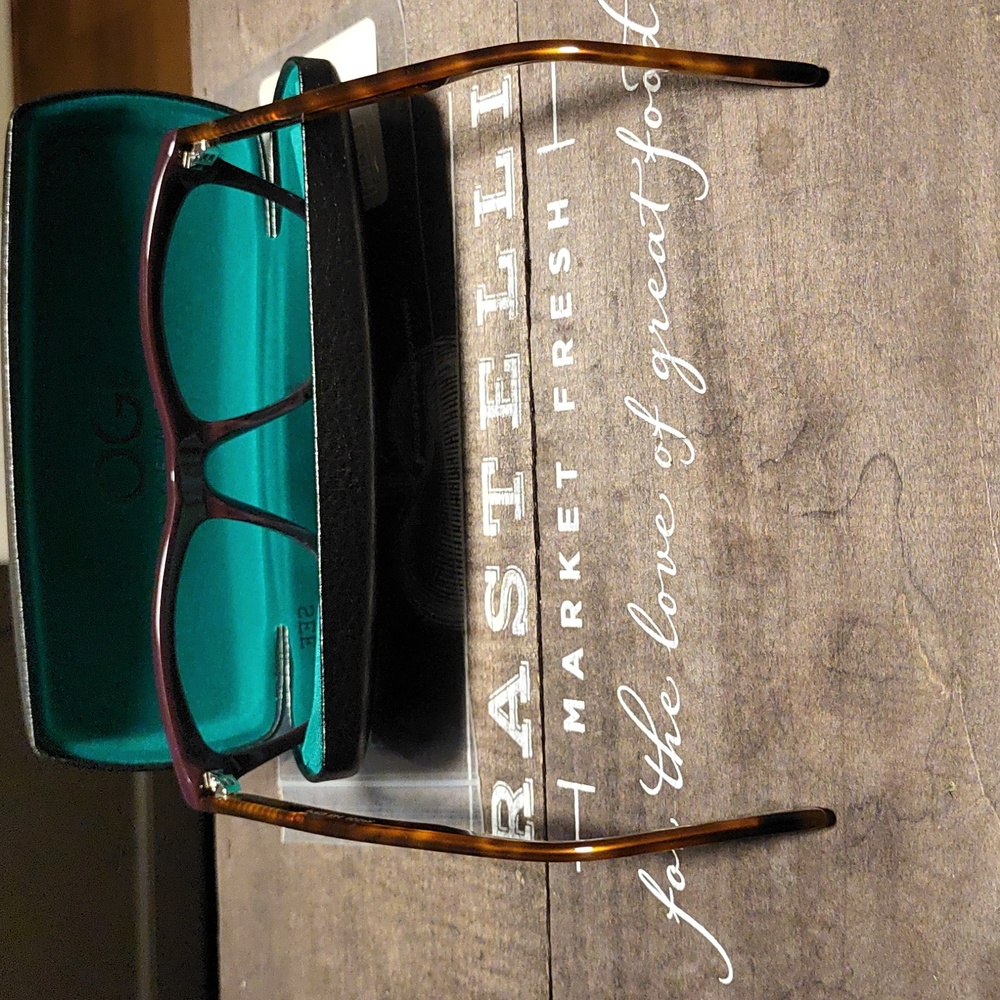 See eyewear 🕶️ - Picture 4 of 4